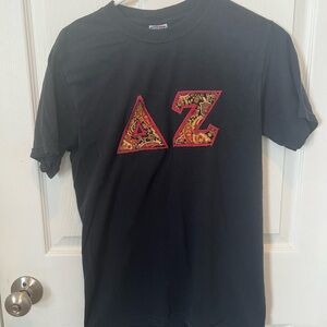 Vintage delta zeta embroidered t shirt size S